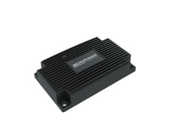 Micropower DC-DC Converter isoliert IP67 in Schrägansicht links mit robustem Gehäuse für industrielle Anwendungen